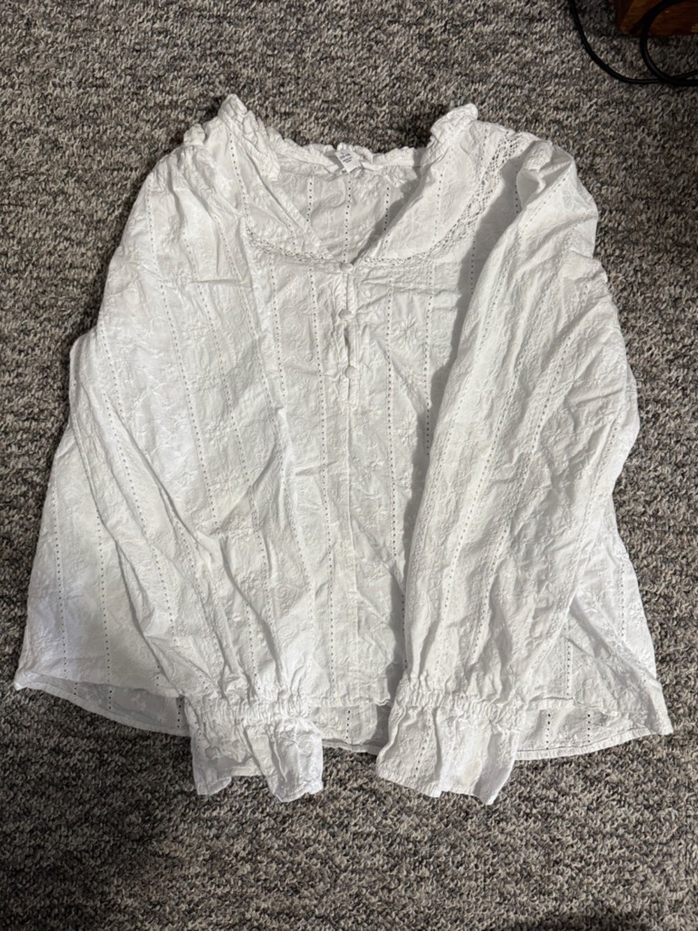 Time and Tru White Eyelet Lace Peasant Top